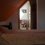 Roubena Maca *