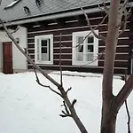 Roubena Maca *